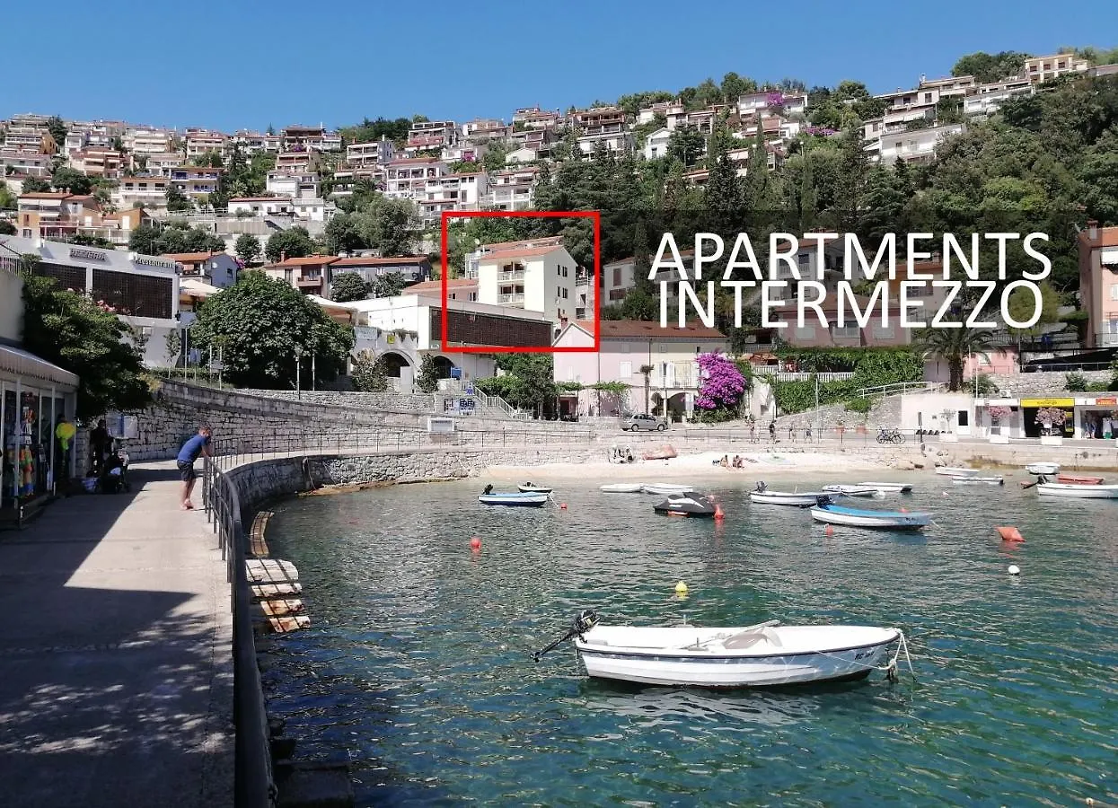 Studio Apartment Michelle - Intermezzo With Sea View