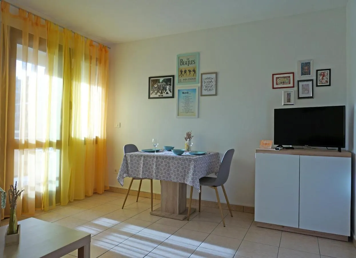 Studio Apartment Michelle - Intermezzo With Sea View Croatia